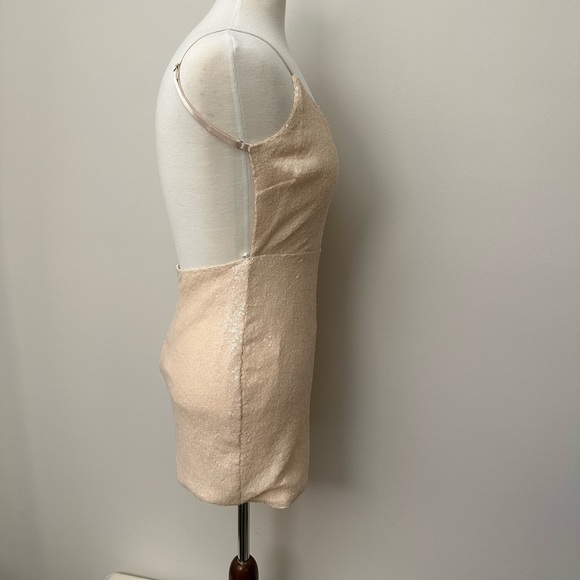 Beautiful NWT Lulu’s Sequin backless dress - Picture 5 of 5